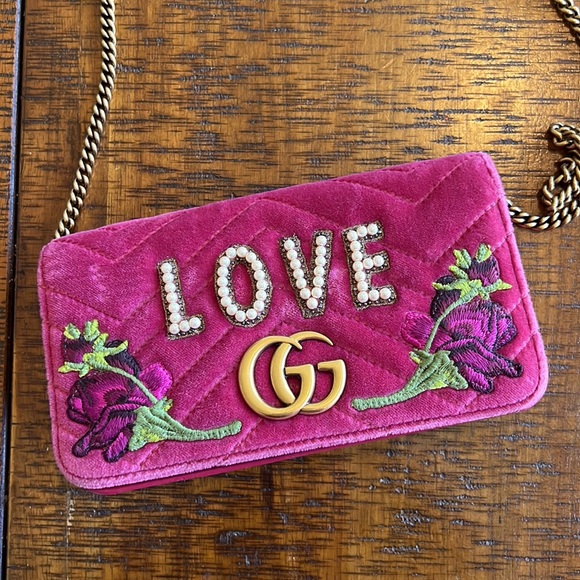 Gucci Fuchsia Love Embroidered Velvet Matelasse GG Marmont Mini Bag - Picture 3 of 16